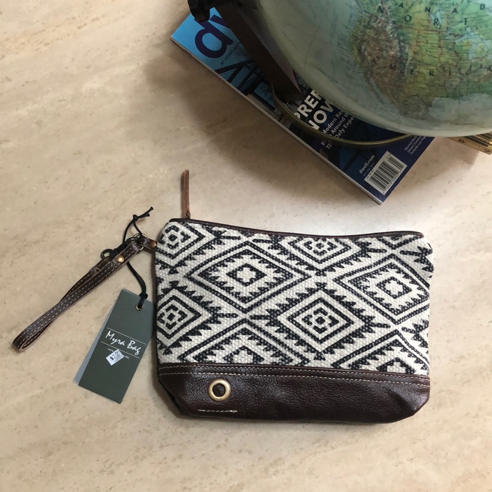 Myra handbags and accessories. Makeup/wristlet bag
